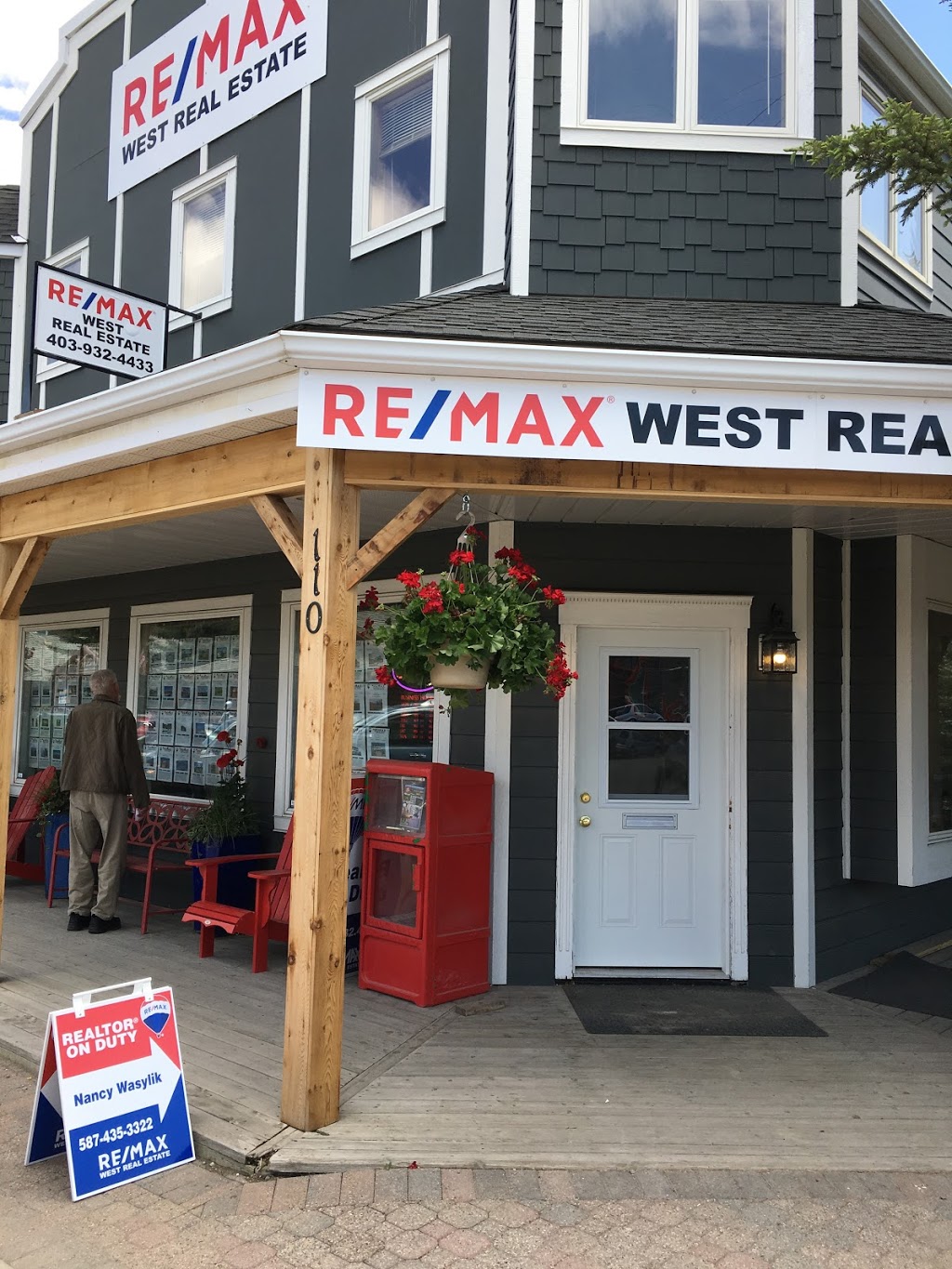 Nancy Wasylik RE/MAX West Real Estate | 110 2 Ave W, Cochrane, AB T4C 1B8, Canada | Phone: (587) 435-3322