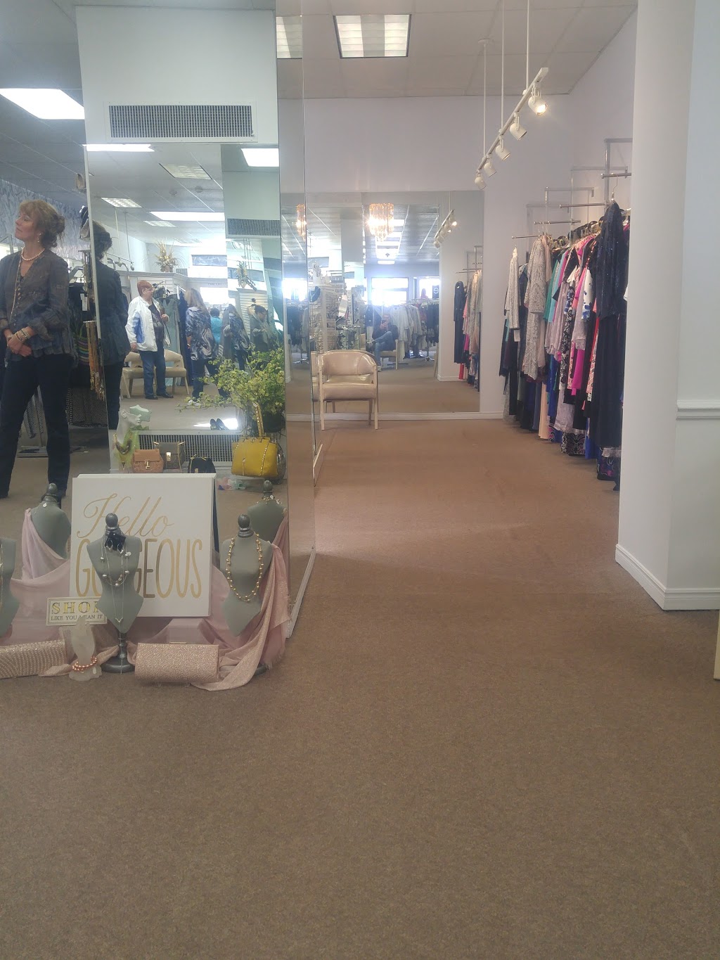 Ideal Ladies Wear | 237 Main St S, Mount Forest, ON N0G 2L1, Canada | Phone: (519) 323-1970