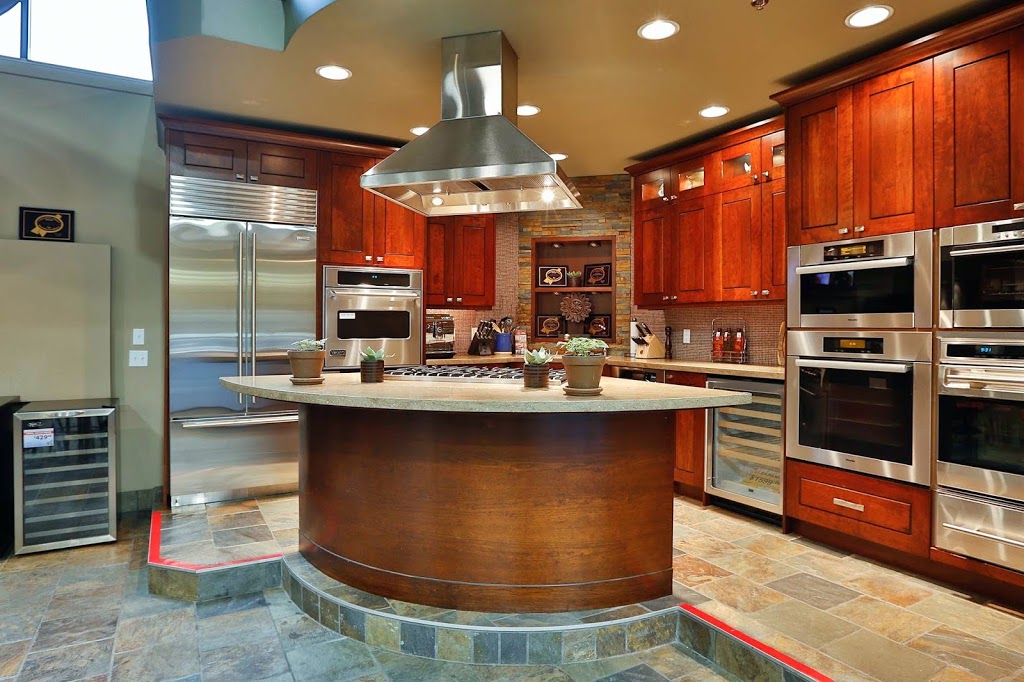 Trail Appliances - Victoria | 2360 Millstream Rd, Victoria, BC V9B 3R3, Canada | Phone: (250) 475-1511