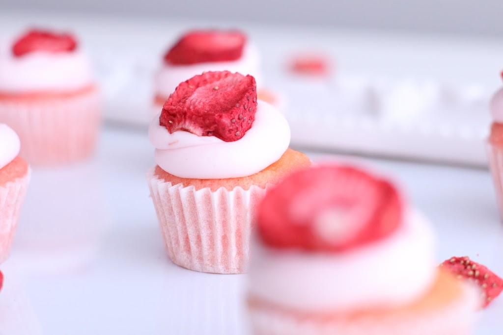 Surreal Sweets | 2831 Bathurst St, North York, ON M6B 3A4, Canada | Phone: (416) 837-4920