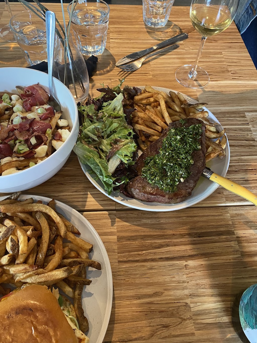 Pub de La Cie Vilandré | 3050 Ch. Capelton, North Hatley, QC J0B 2C0, Canada | Phone: (819) 794-0125