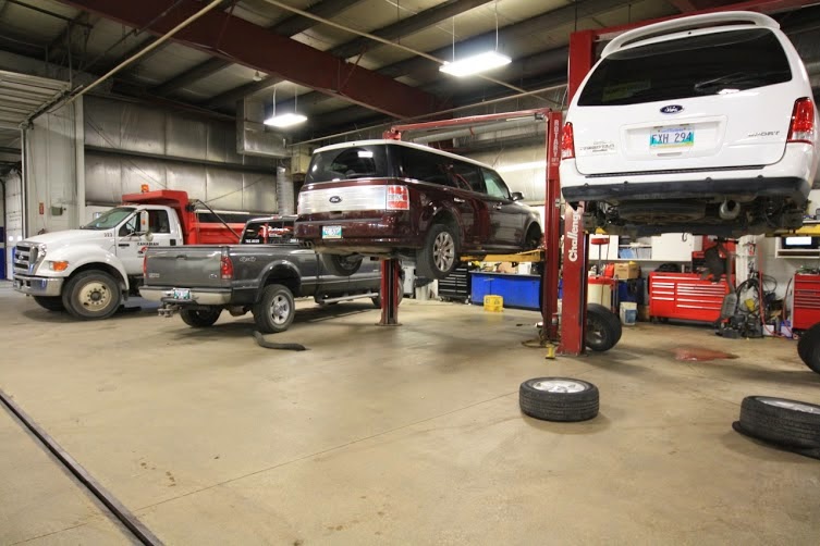 Birchwood Ford | 1300 Regent Ave W, Winnipeg, MB R2C 3A8, Canada | Phone: (833) 817-5842