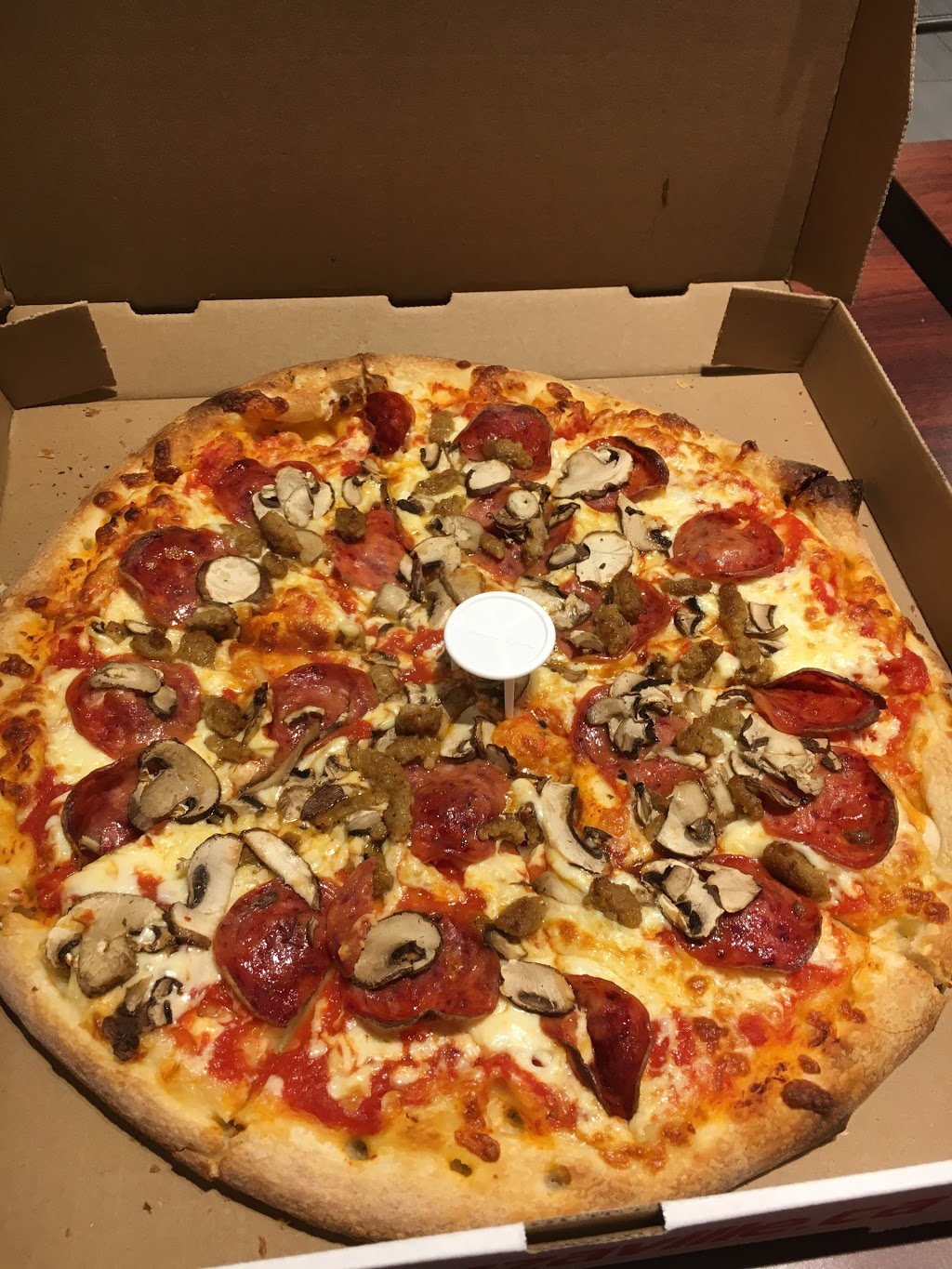 Pizzaville | 2300 John St, Thornhill, ON L3T 6G7, Canada | Phone: (416) 736-3636