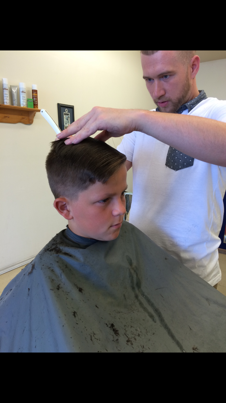 Albert Barber Shop | 282 Queen St S, Bolton, ON L7E 4Z5, Canada | Phone: (905) 857-8743