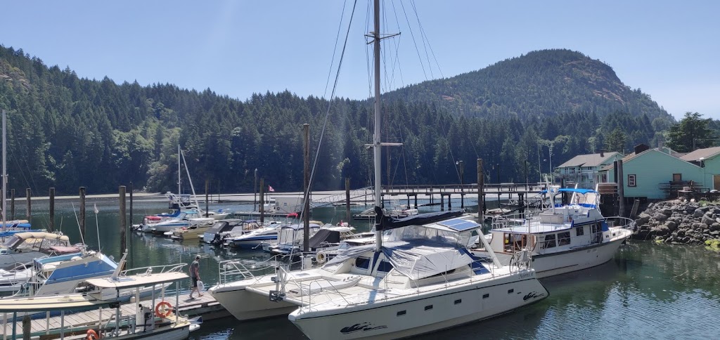 Goldstream Boathouse | point of interest | 3540 Trans-Canada Hwy, Victoria, BC V9B 6H6, Canada | 2504784407 OR +1 250-478-4407