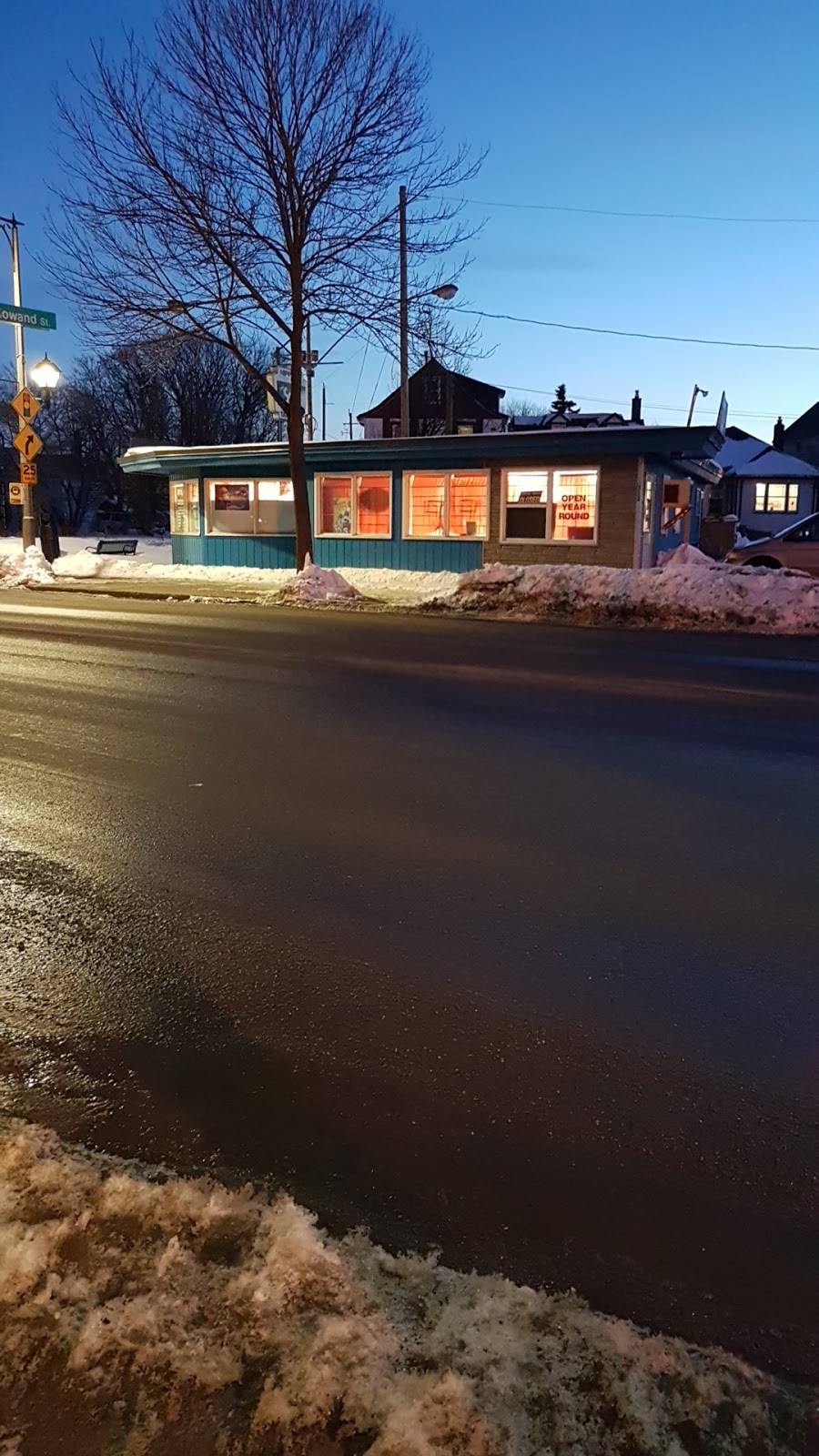 Nippers Take Out | 713 Simpson St, Thunder Bay, ON P7C 3K2, Canada | Phone: (807) 622-1312