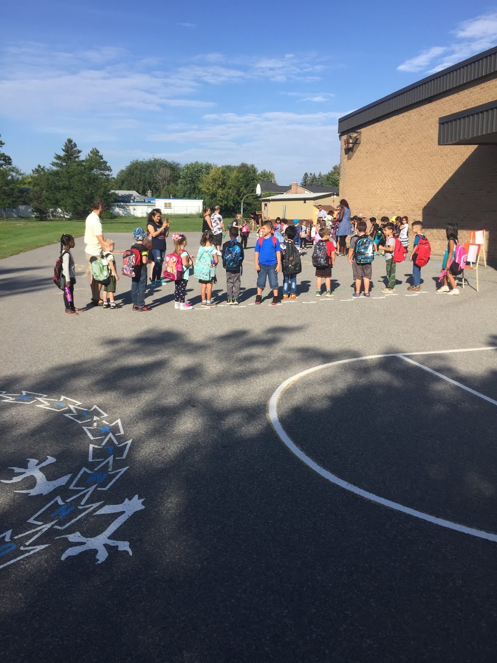 Carleton Heights Public School | 1660 Prince of Wales Dr, Ottawa, ON K2C 1P4, Canada | Phone: (613) 224-7922