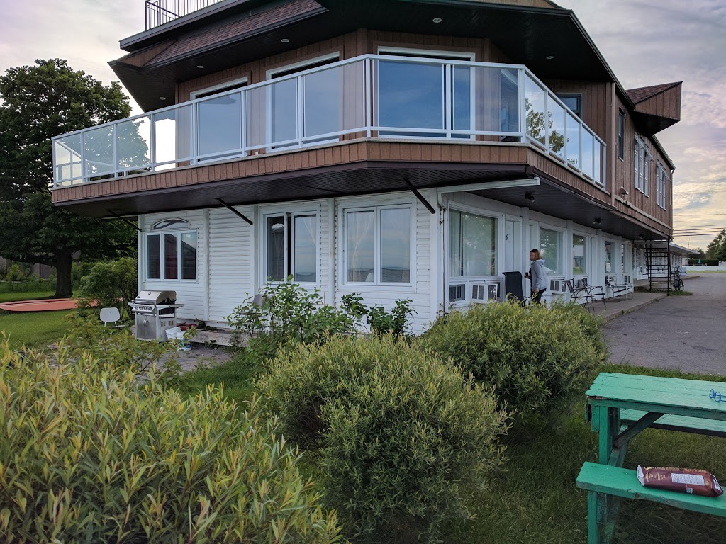 Motel Rive Du Lac | 317 Rue Principale, Saint-Zotique, QC J0P 1Z0, Canada | Phone: (450) 267-0880