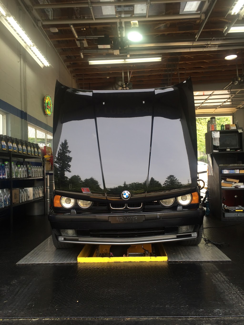 Mobil 1 Lube Express | 20540 88 Ave #101, Langley City, BC V1M 2Y6, Canada | Phone: (604) 882-1287