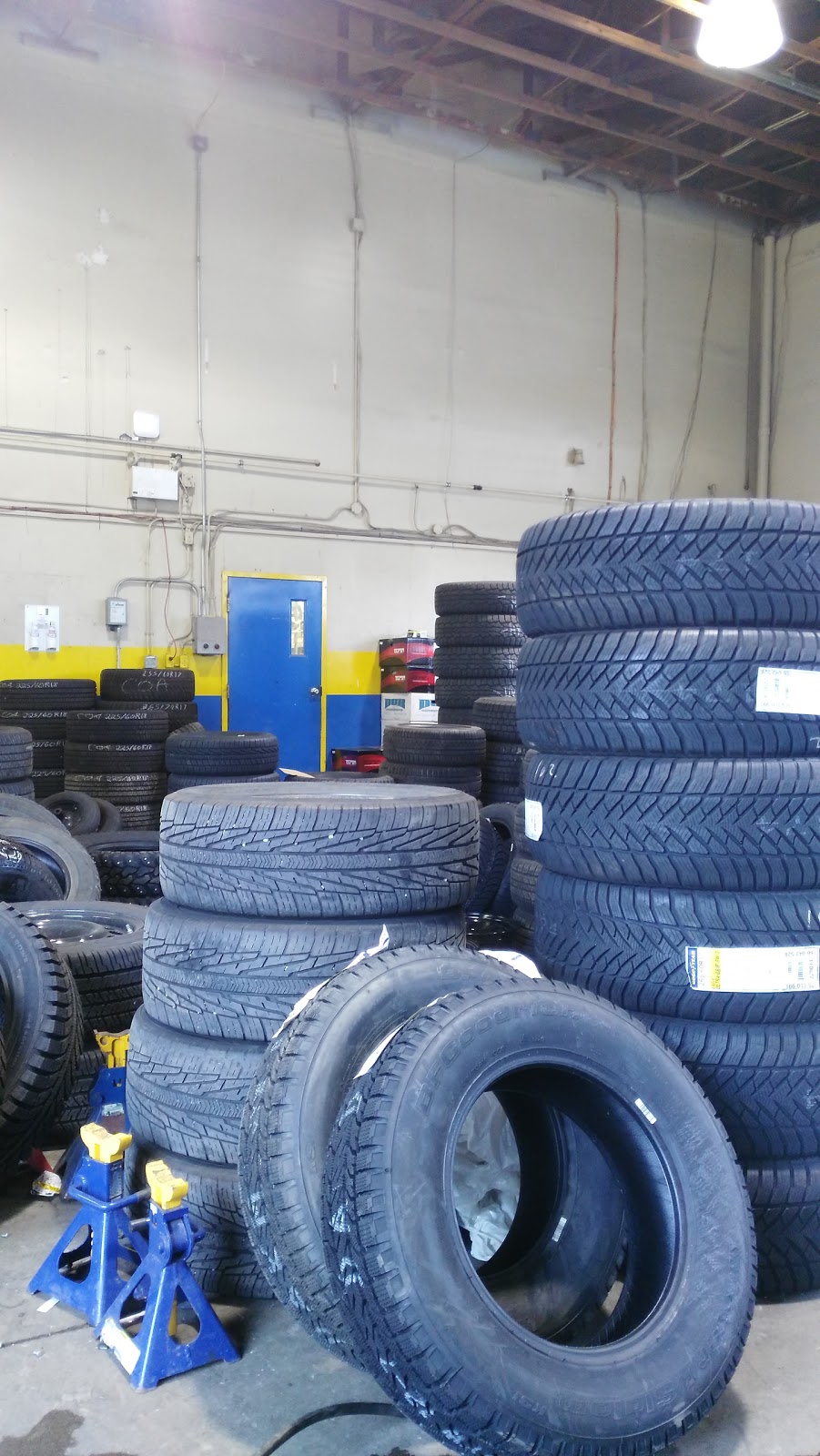 Fountain Tire | car repair | 1015 Coutts Way, Abbotsford, BC V2S 7M2, Canada | 6048593513 OR +1 604-859-3513