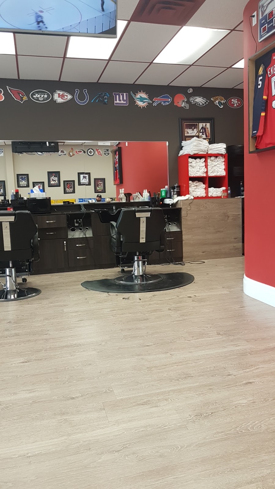 A Mans Zone 2 | 221 Cundles Rd E Unit 10, Barrie, ON L4M 6L5, Canada | Phone: (705) 727-1010