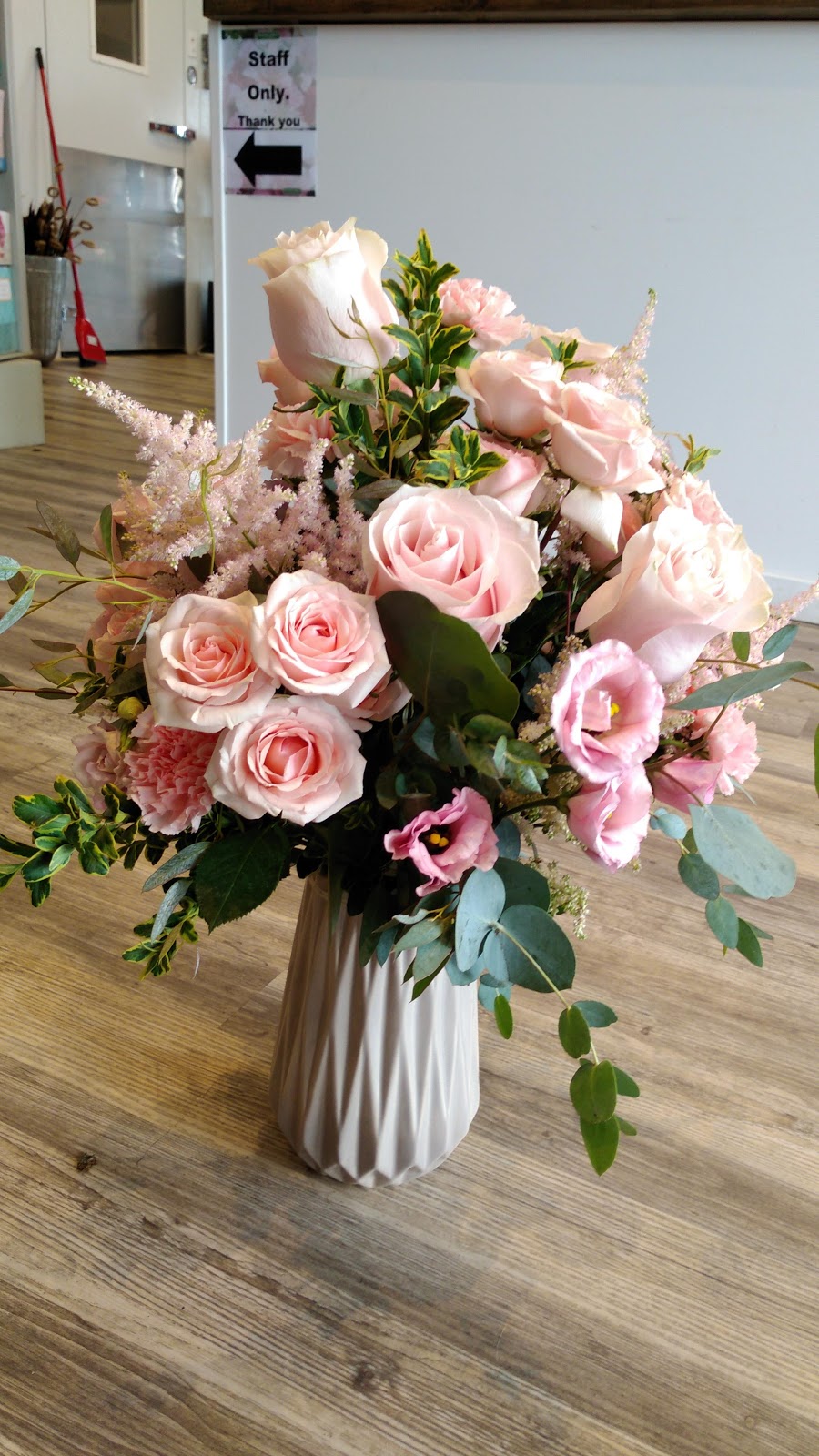 Quinn and Kims Flowers | 402 Central, Elizabeth St W Box 280, Warman, SK S0K 4S0, Canada | Phone: (306) 956-0601