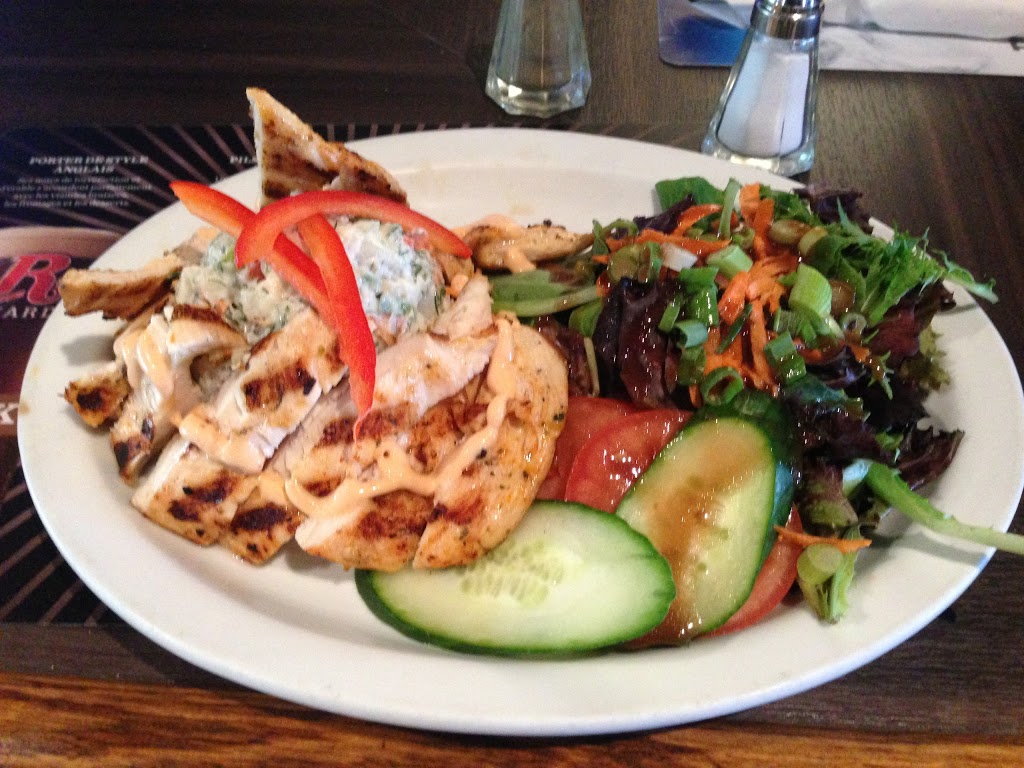 Bar Candiac | 176 Bd De LIndustrie, Candiac, QC J5R 1J4, Canada | Phone: (450) 659-0575
