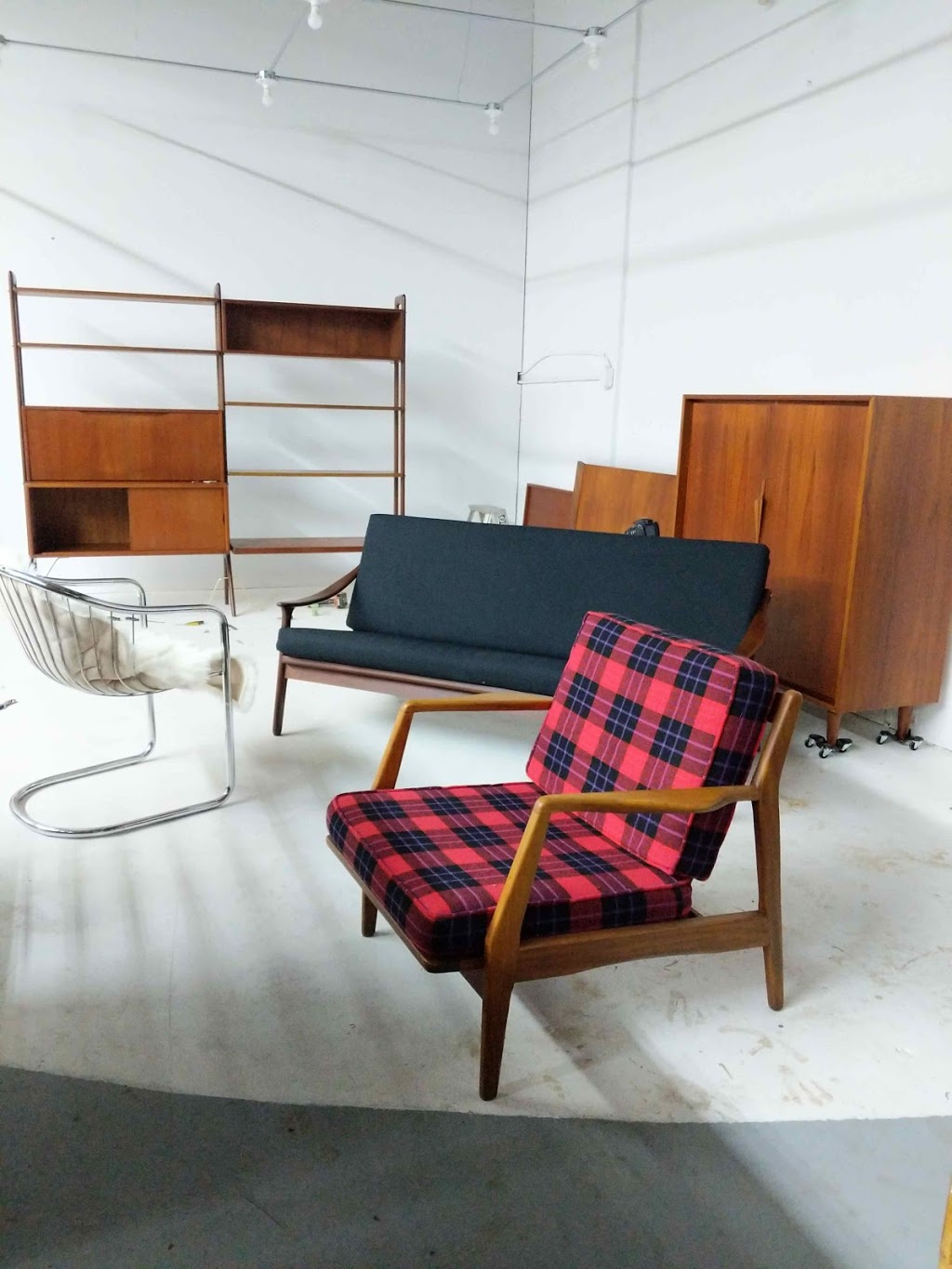 Furniture 1950 | 716 Wilson Rd S Unit 2, Oshawa, ON L1H 6E8, Canada | Phone: (905) 259-5296