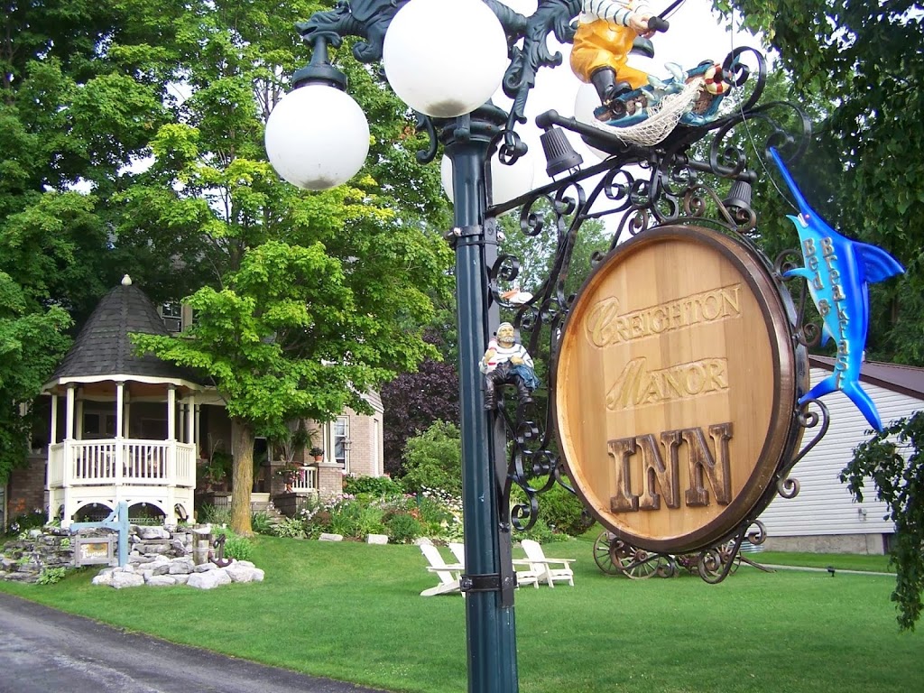 Creighton Manor Inn Bed&Breakfast | 74 Creighton St S, Orillia, ON L3V 1B2, Canada | Phone: (705) 326-3326