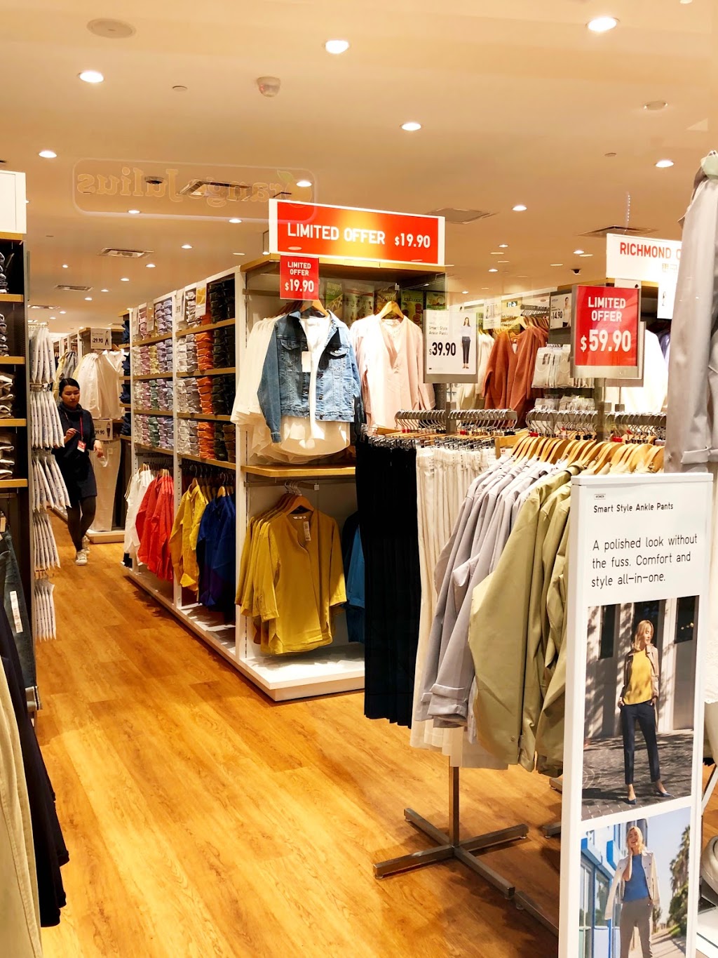 UNIQLO | 6551 No 3 Rd, Richmond, BC V6Y 2B6, Canada | Phone: (604) 330-8107