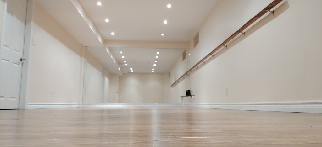 Anahata Heart Yoga Studio | 87 Donisi Ave, Thornhill, ON L4J 6W2, Canada | Phone: (647) 669-6317