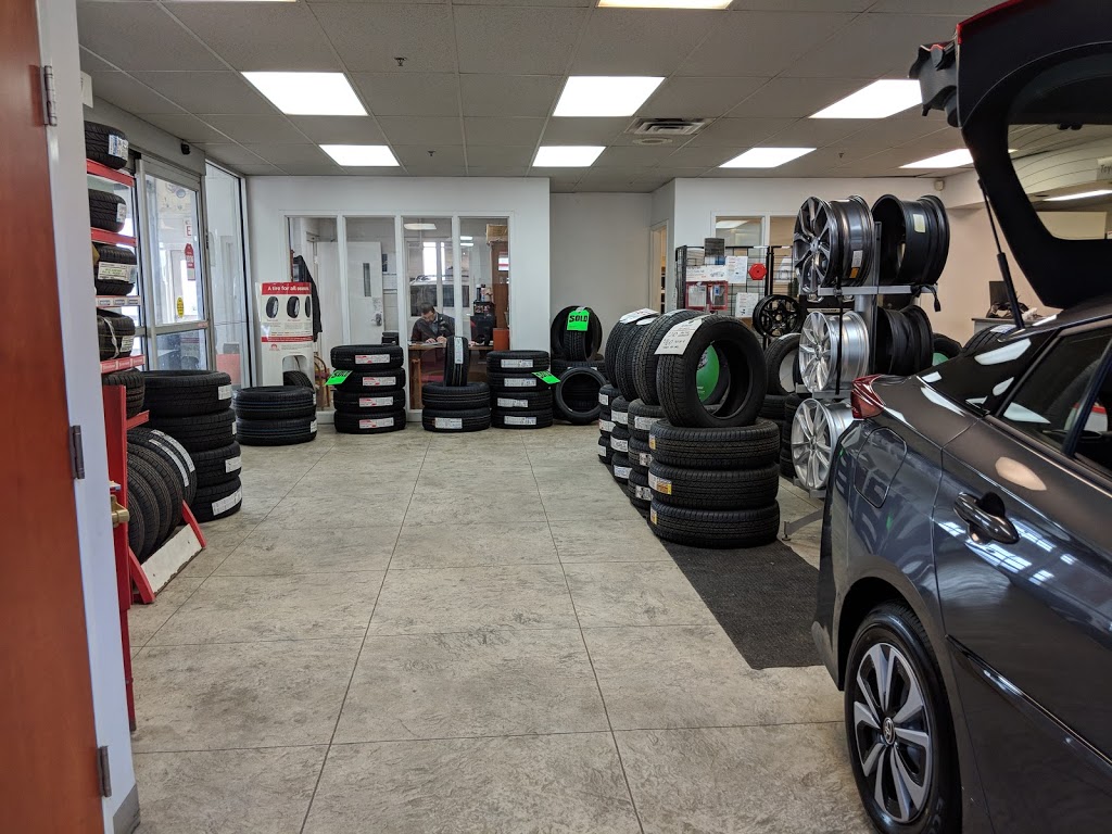 Guelph Toyota | 635 Woodlawn Rd W, Guelph, ON N1K 1E9, Canada | Phone: (519) 837-3340