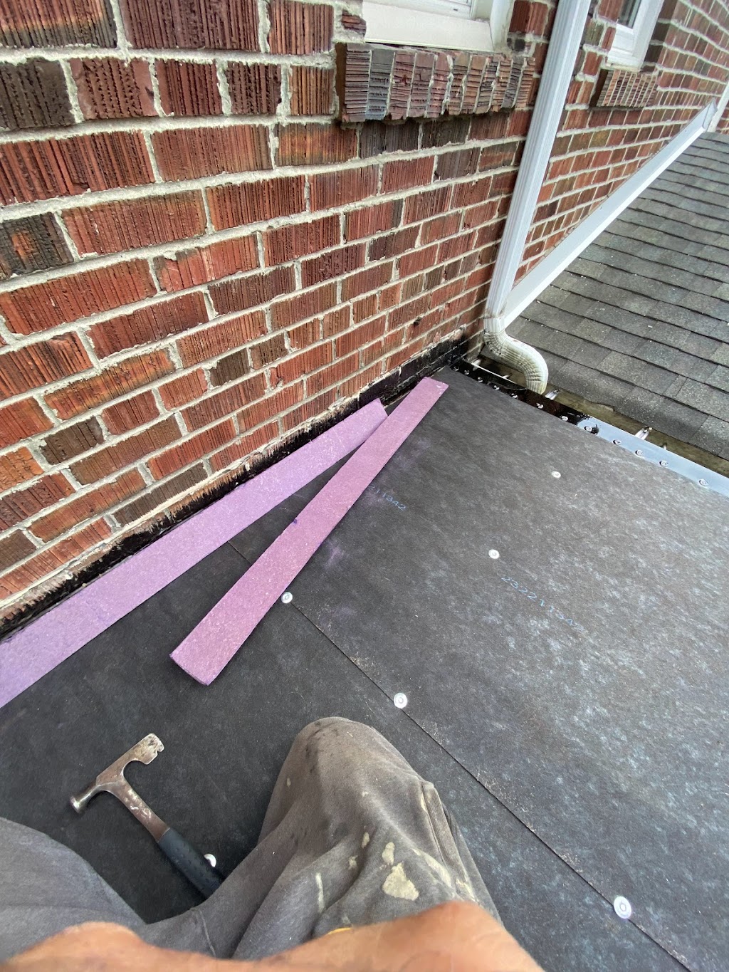 BNS Roofing | 1202 York Mills Rd, Toronto, ON M3A 1Y1, Canada | Phone: (437) 778-5285