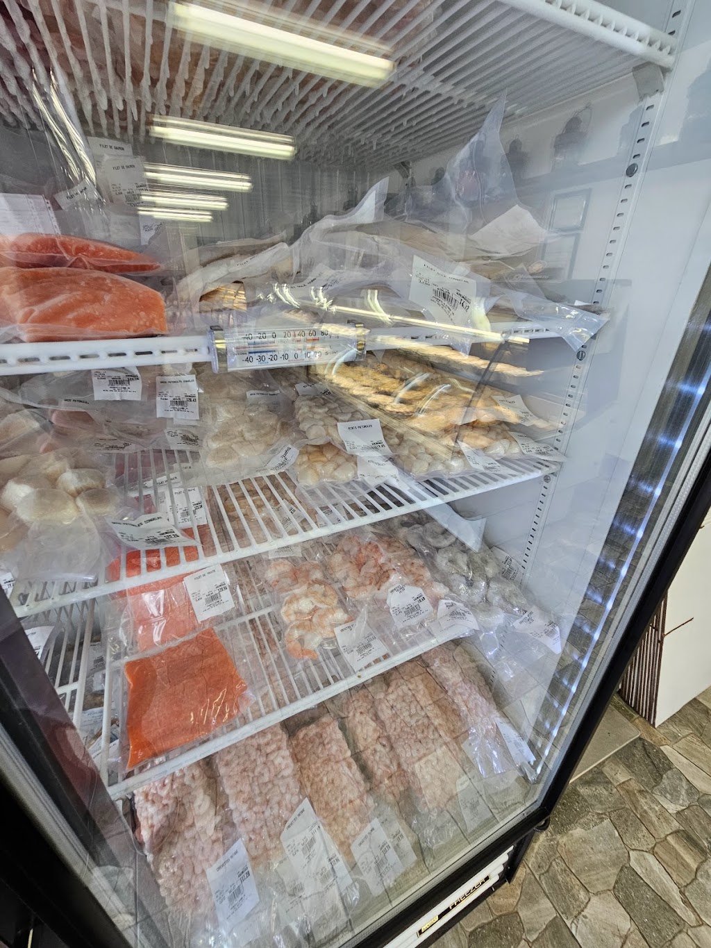 Poissonnerie Verseau II | 152 QC-132, Trois-Pistoles, QC G0L 4K0, Canada | Phone: (418) 851-1516