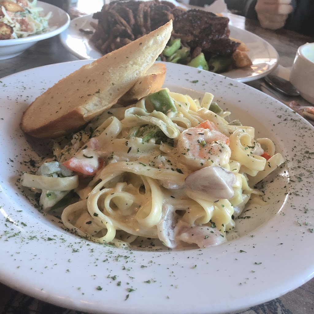 Trading Bay Dining Company | 1089 Main St, Dorset, ON P0A 1E0, Canada | Phone: (705) 766-9777