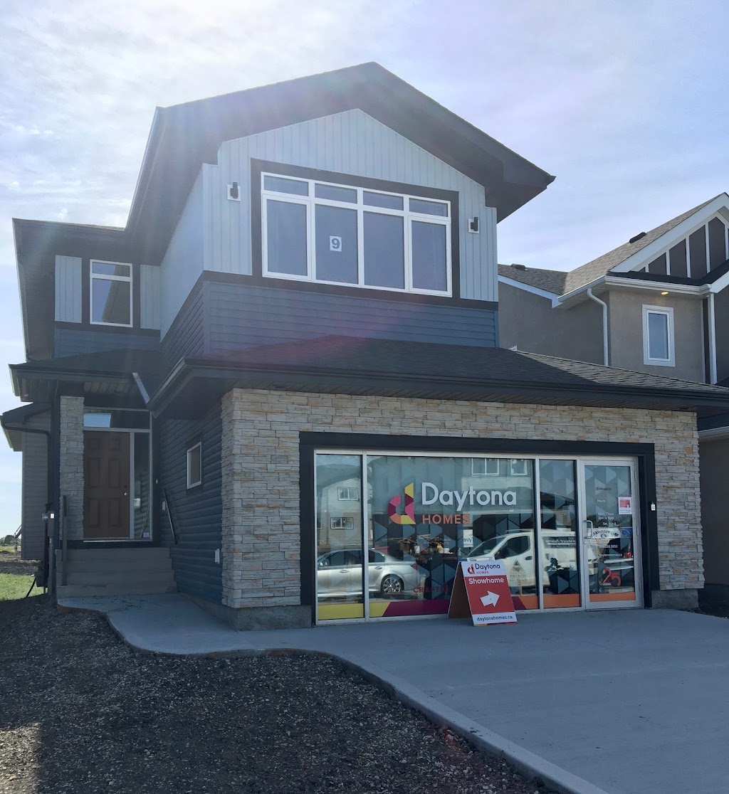 Daytona Homes show home in Aurora | 25 Orion Cres, Winnipeg, MB R2V 5C7, Canada | Phone: (204) 202-6976