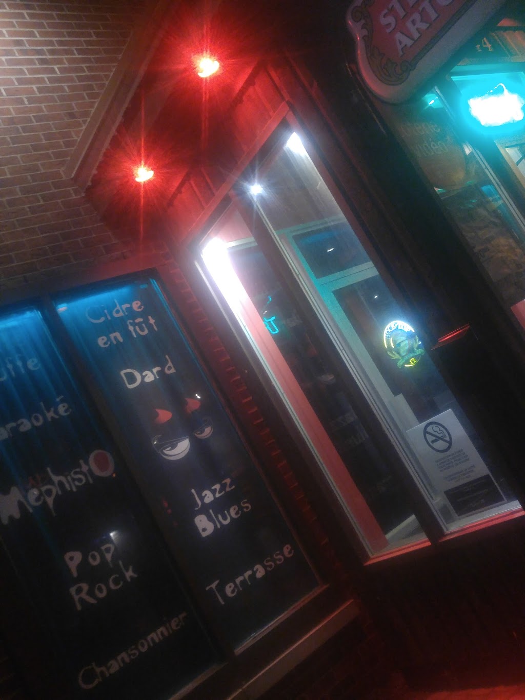 Pub Mephisto | 244 Rue Racine, Québec, QC G2B 1E6, Canada | Phone: (418) 847-9517
