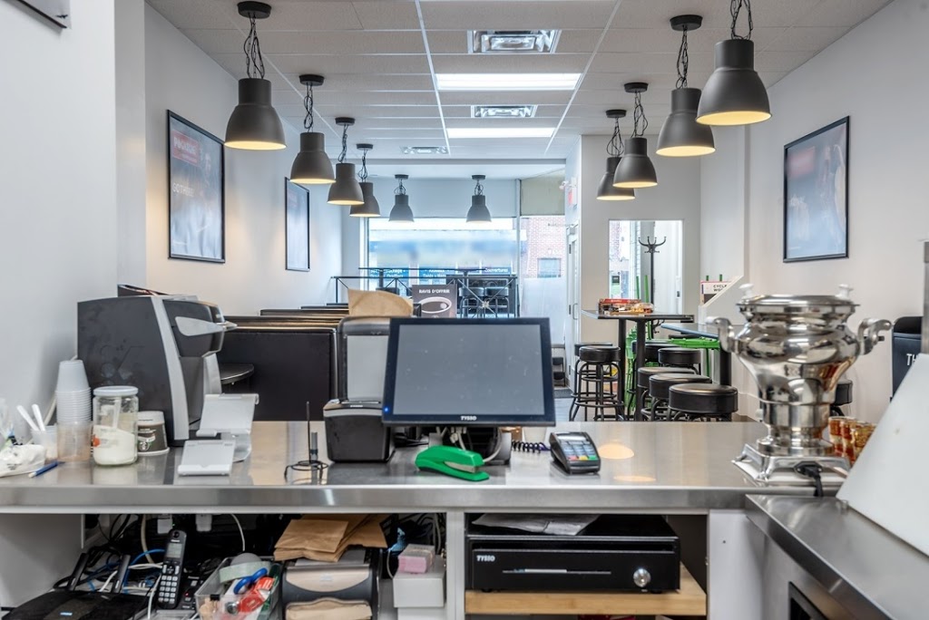 Marie -Antoinette REMAX Action | 7923 Chemin Westover, Côte Saint-Luc, QC H4X 0A1, Canada | Phone: (514) 894-9929