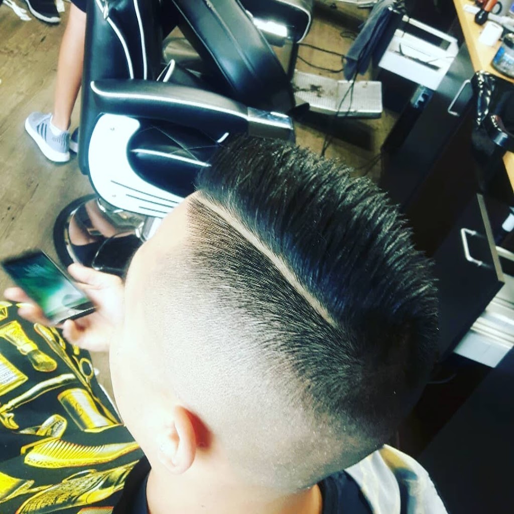 Mr. Barber | 19922 Lessard Rd NW, Edmonton, AB T6M 0T9, Canada | Phone: (780) 486-1233