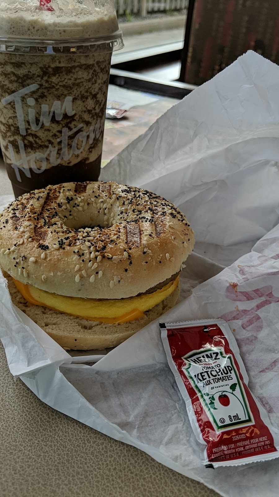 Tim Hortons | 563 Niagara St N, Welland, ON L3C 1L7, Canada | Phone: (905) 734-8202