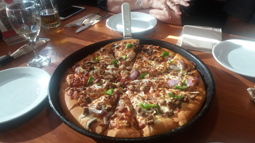 Pizza Hut | 109 Fanshawe Park Rd E, London, ON N5X 3W1, Canada | Phone: (519) 660-6545
