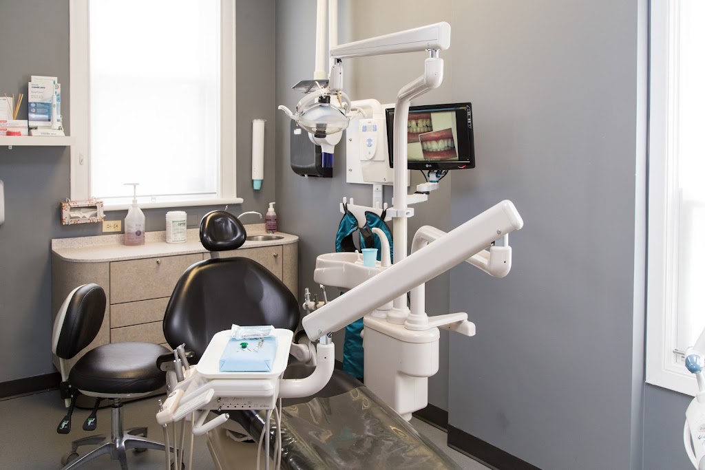 London Dental House by Dr. Joseph | 529 Queens Ave, London, ON N6B 1Y3, Canada | Phone: (519) 672-5600