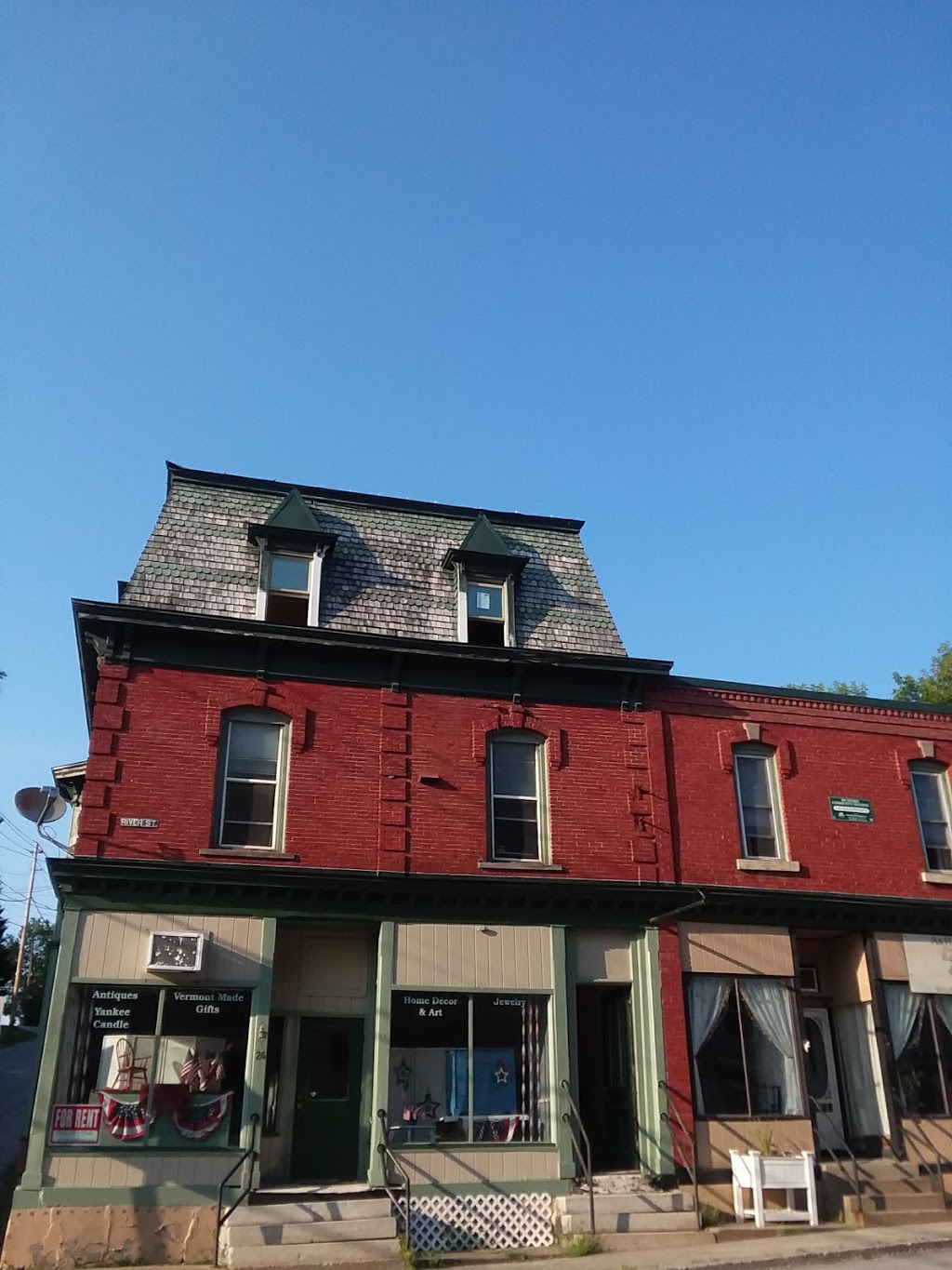 Clan of the Hawk | 123 Evansville Rd, Brownington, VT 05860, USA | Phone: (802) 754-2817