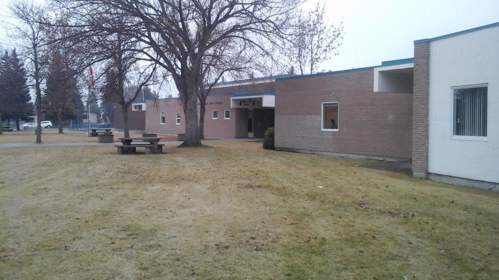 Westlawn School | 9520 165 St NW, Edmonton, AB T5P 3S4, Canada | Phone: (780) 484-3456