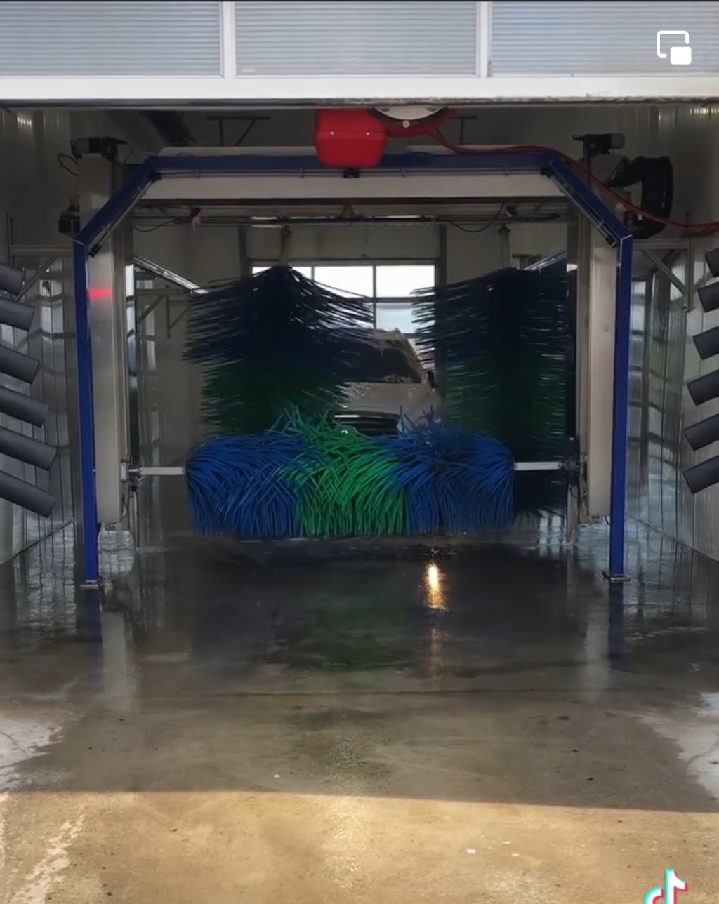 OneStop Carwash,laundromat &Dog wash | 68 Scott Ave, Paris, ON N3L 3R1, Canada | Phone: (519) 442-0008