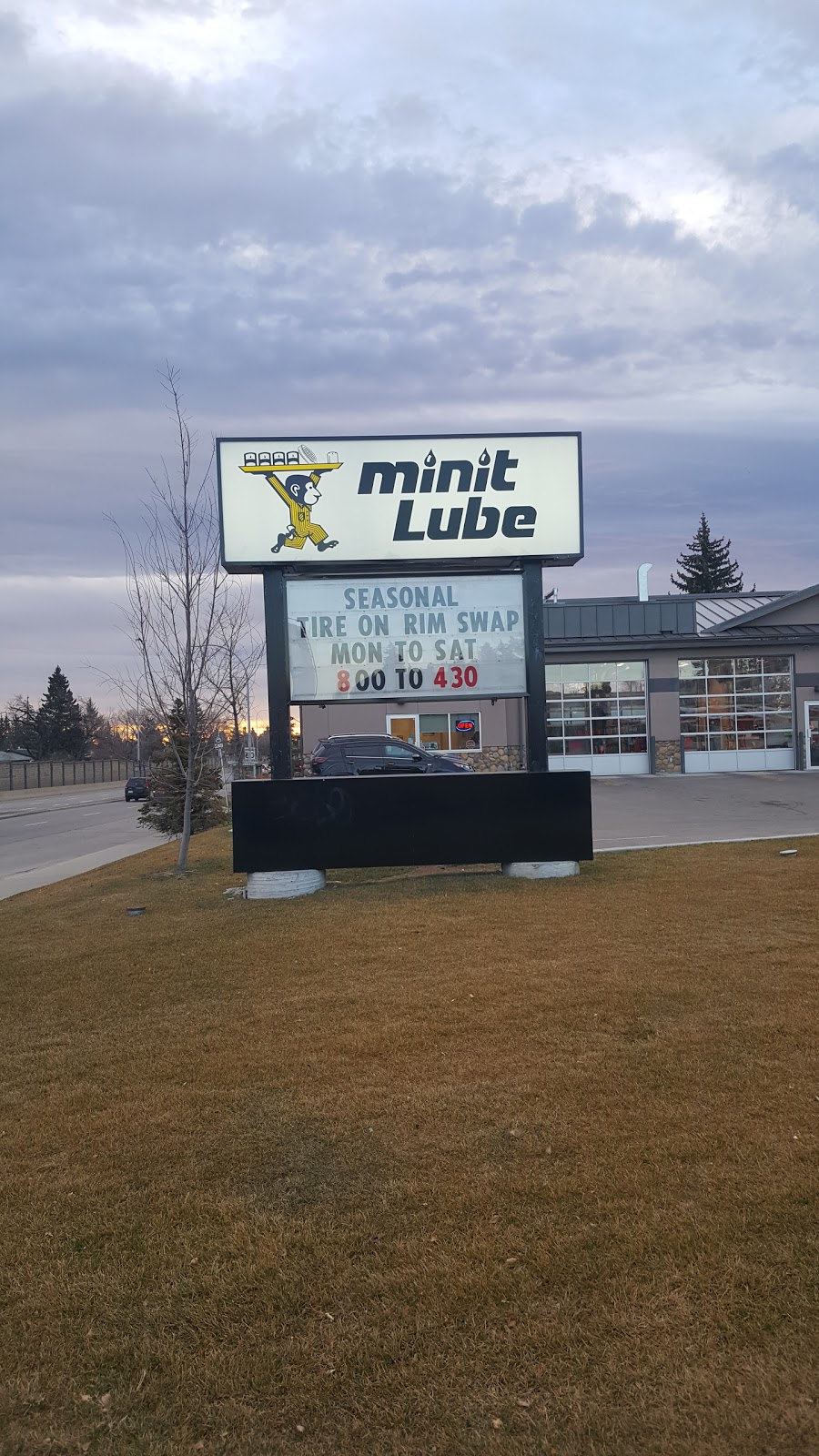 Minit Lube (Bow Trail) | 4529 Bow Trail SW, Calgary, AB T3C 2G3, Canada | Phone: (403) 539-9495