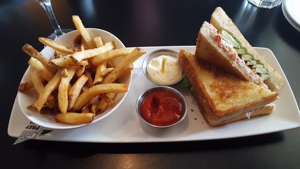The Huron Club | 94 Pine St, Collingwood, ON L9Y 2N9, Canada | Phone: (705) 293-6677