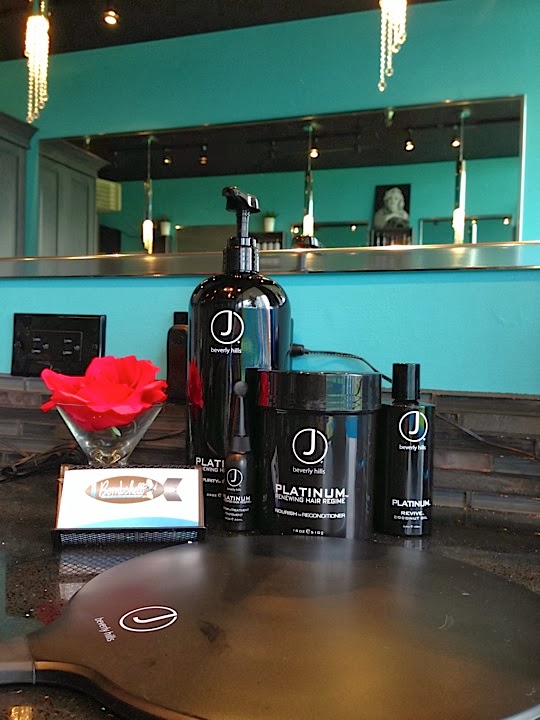 Bombshell Beauty Bar | 1550 Foster St, White Rock, BC V4B 3E5, Canada | Phone: (604) 385-4247