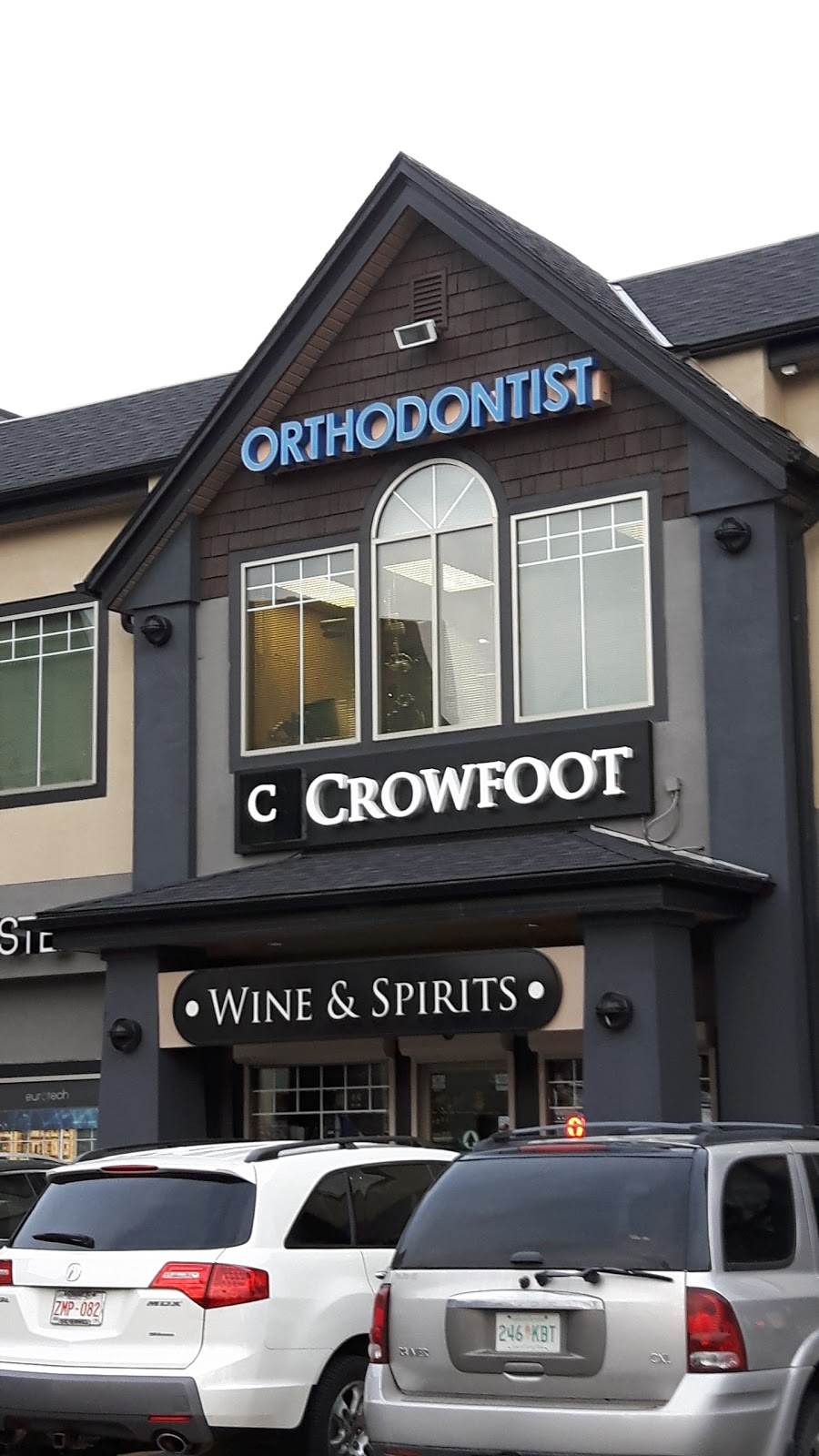 Crowfoot Wine & Spirits | 307, 1851 Sirocco Dr SW, Calgary, AB T3H 4R5, Canada | Phone: (403) 246-2600