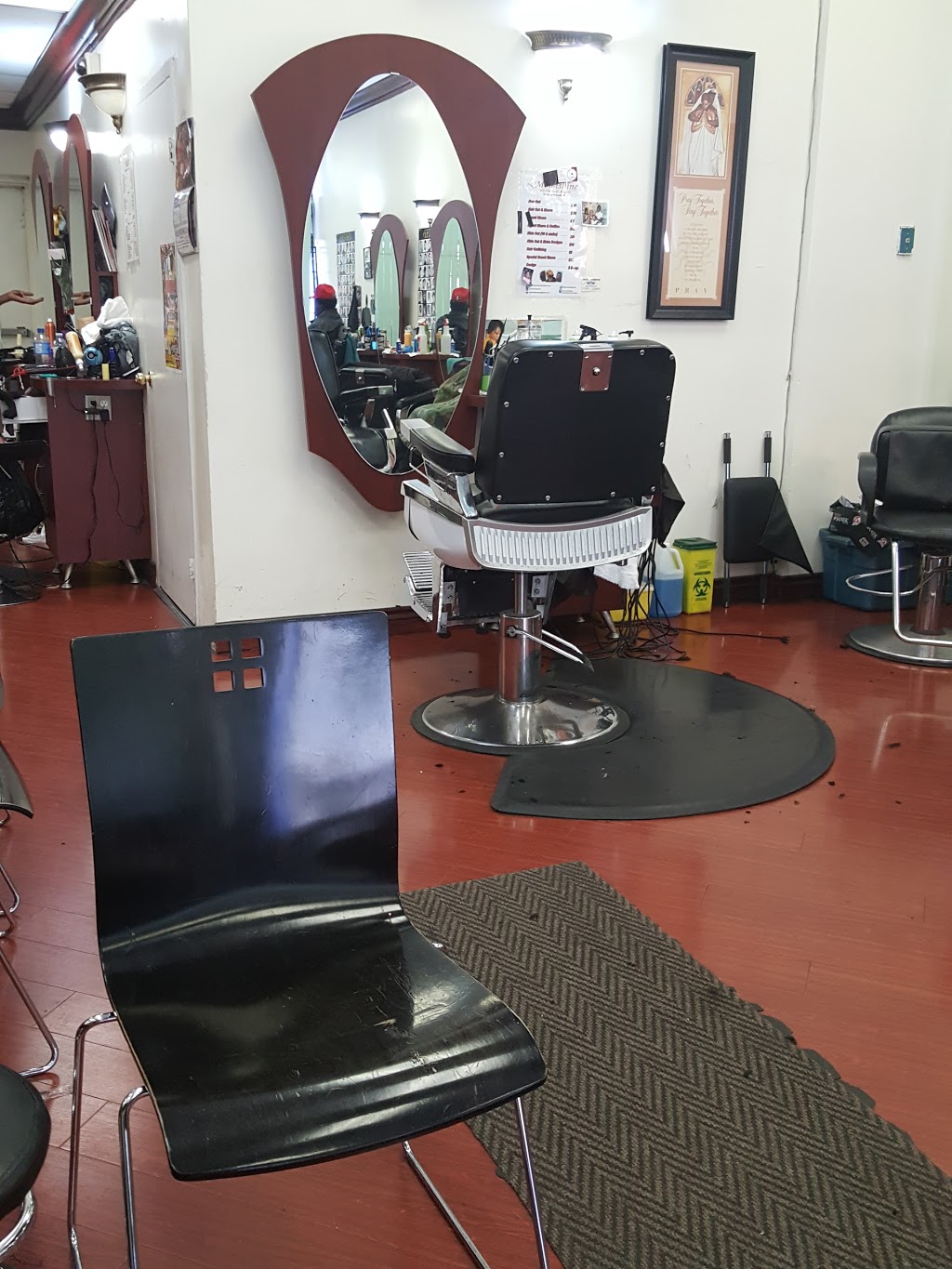 Moonshine Unisex Hair | 1749 Jane St, North York, ON M9N 2S5, Canada | Phone: (416) 364-8544