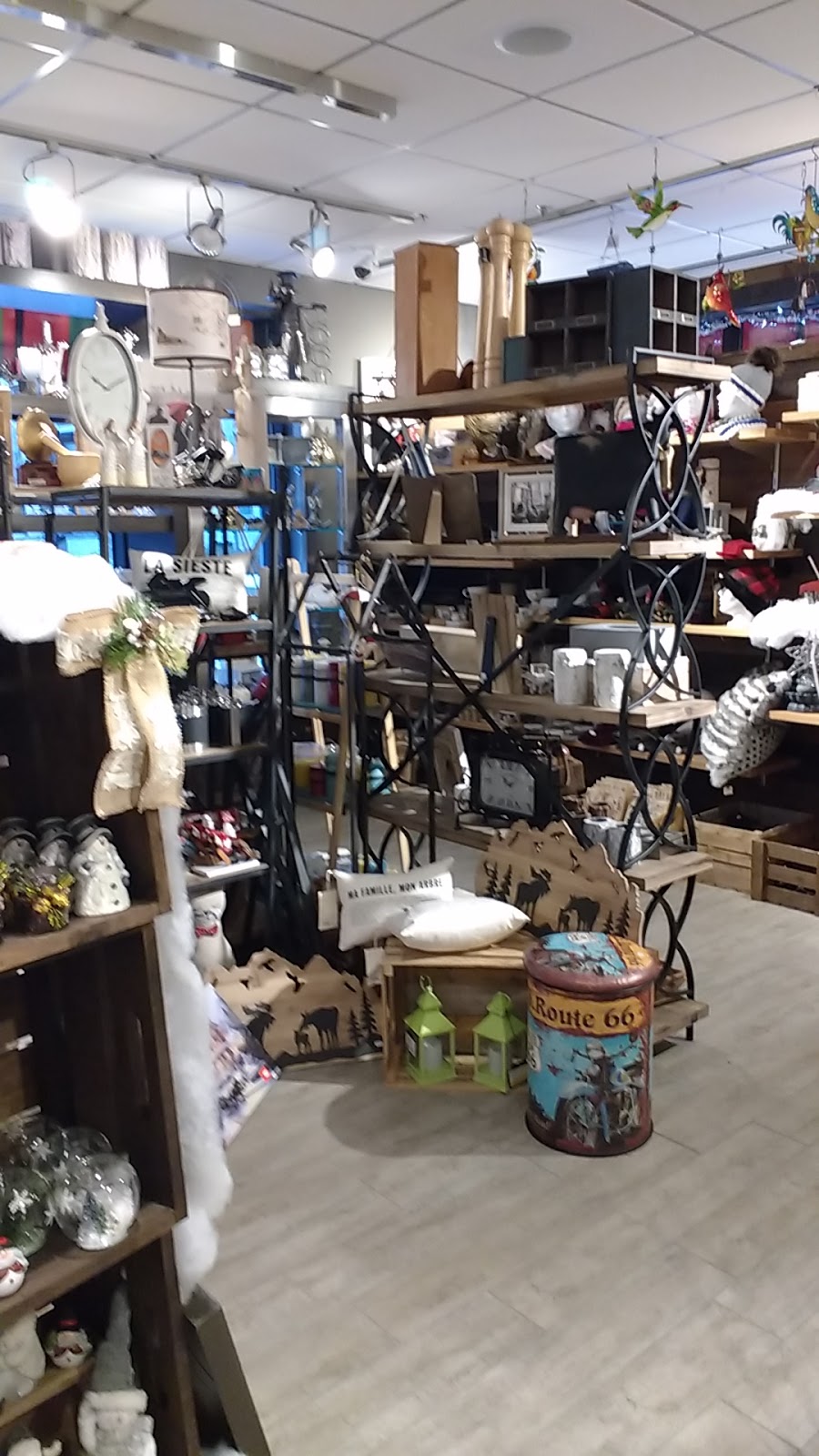 Quai General Store | 850 Rue Victoria, La Baie, QC G7B 0K1, Canada | Phone: (418) 306-2282