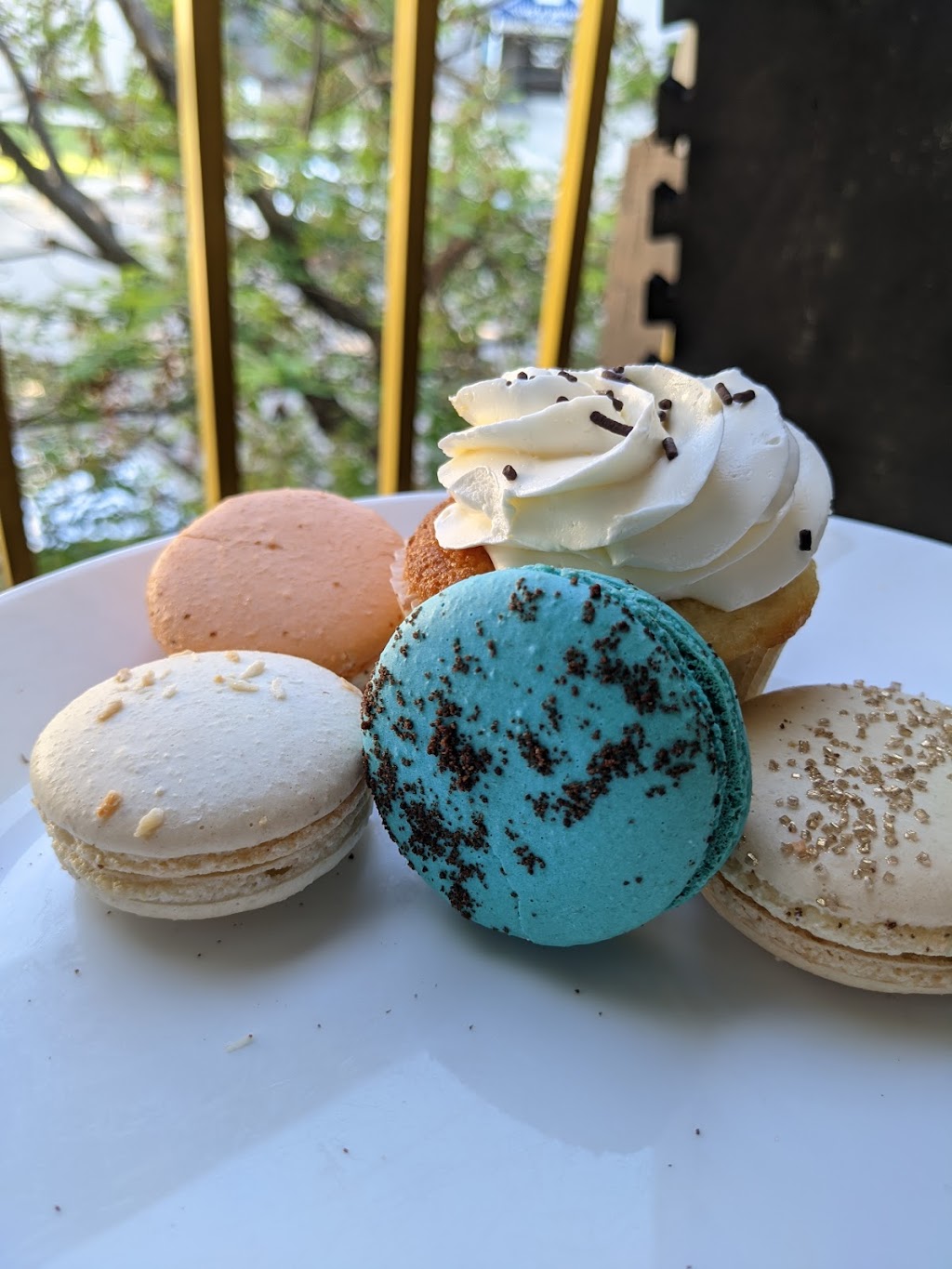 Milk & Cookies Bakeshop | 5532 Calgary Trail NW, Edmonton, AB T6H 4K1, Canada | Phone: (780) 758-1774
