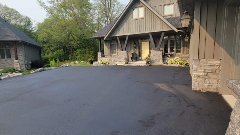 Muskoka Blacktop services | 21A Railway Ave, Parry Sound, ON P2A 2R7, Canada | Phone: (705) 774-5809