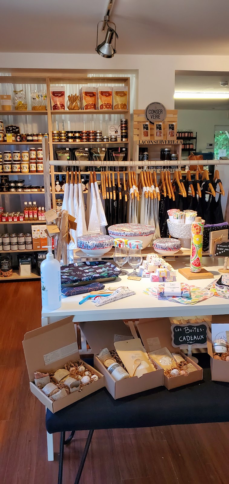 Jaime Local | 365 Rue Principale, Saint-Sauveur, QC J0R 1R0, Canada | Phone: (438) 866-2251