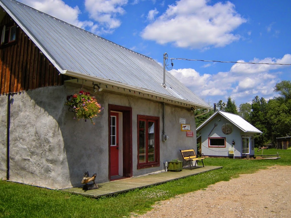 Charcuterie artisanale Le Cerpail | 55 Chem. du Poisson Blanc, Notre-Dame-du-Laus, QC J0X 2M0, Canada | Phone: (819) 767-2072