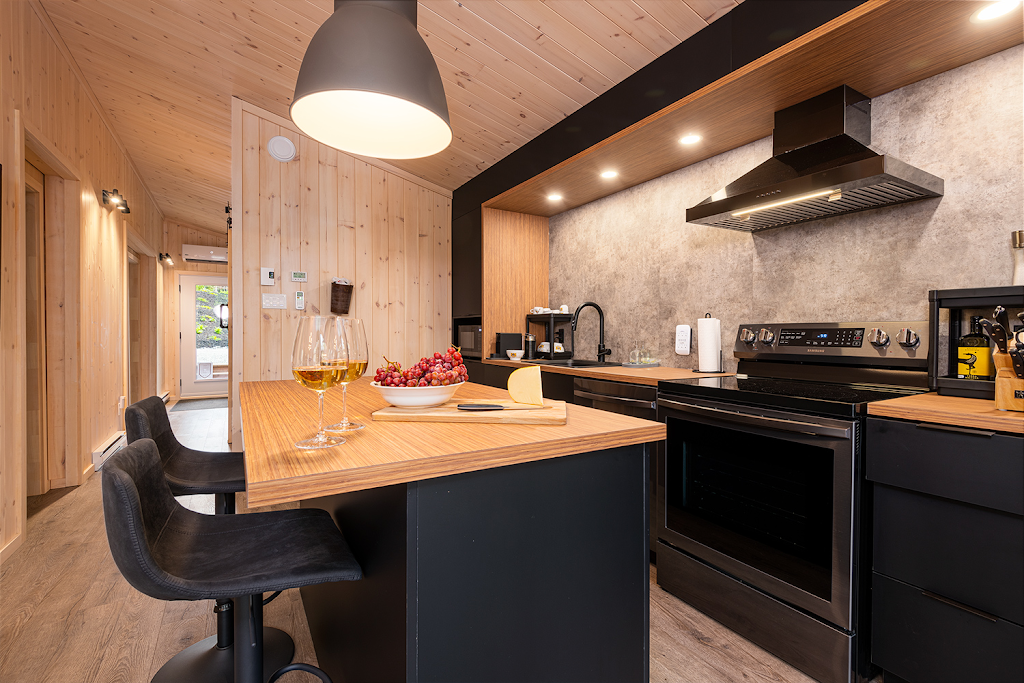 Lëxi Chalet Modulaire | 665 Rue du Nickel, Communauté-Urbaine-de-Québec, QC G2N 0J9, Canada | Phone: (418) 841-0230