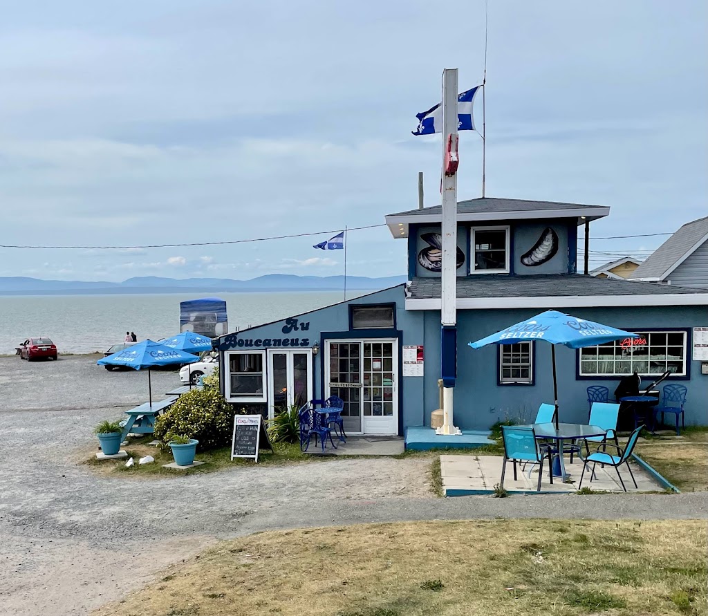 Au Boucaneux | 210 Rue Mackay, Rivière-du-Loup, QC G5R 6A4, Canada | Phone: (418) 867-4733