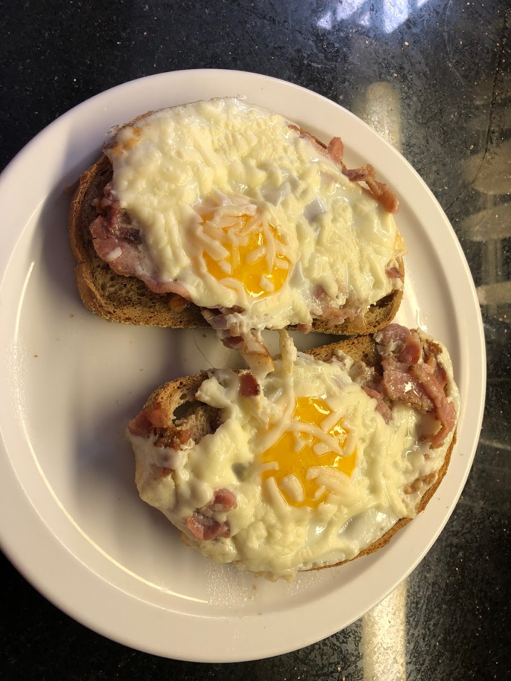 Ambassador Bed & Breakfast | 450 Laurier Ave. E, Ottawa, ON K1R 0A2, Canada | Phone: (613) 890-6022