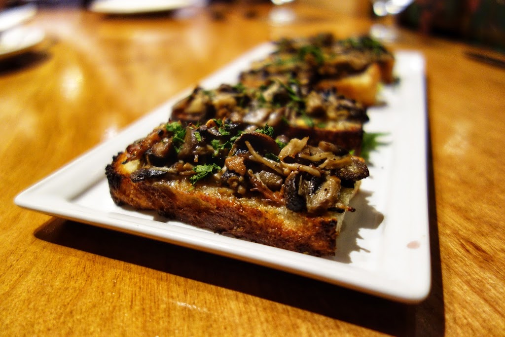 La Notte Italian Restaurant | 3307 Dunbar St, Vancouver, BC V6S 2C1, Canada | Phone: (604) 222-4033