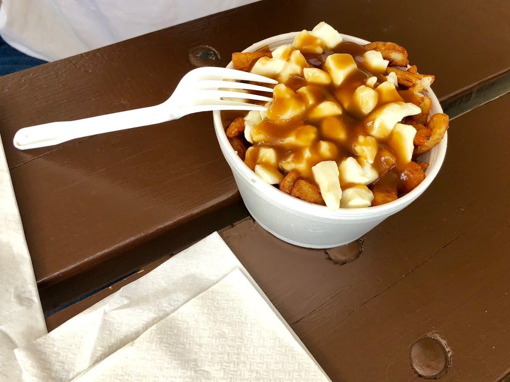 Cantine Ste-Helene | 374 4e Avenue, Sainte-Hélène-de-Bagot, QC J0H 1M0, Canada | Phone: (450) 791-2645